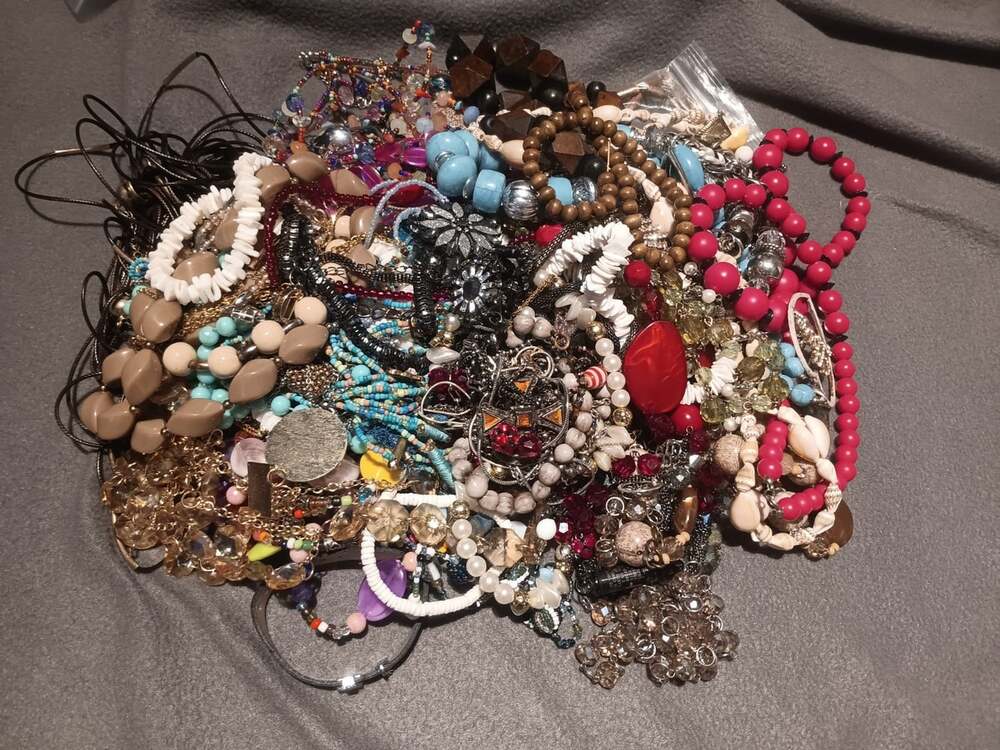 Jewelry Lot 5 Lbs 11 Oz Mixed Vintage Modern Chains Necklace Variety Fashion